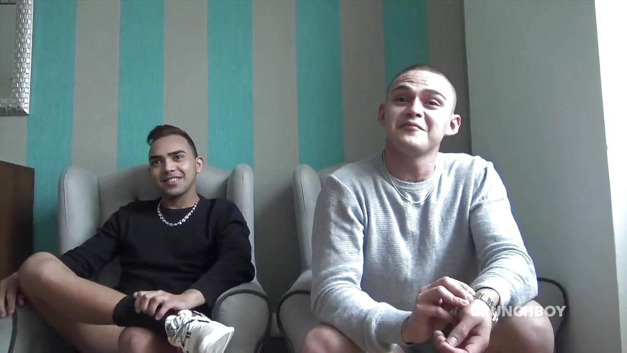 Awek kembar Kantoni dikongkek mentah oleh Kalil