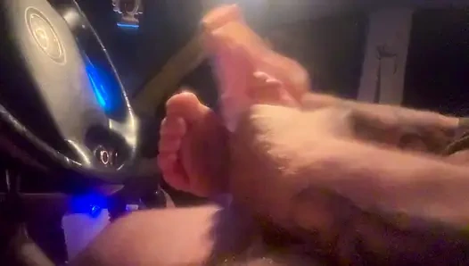 Seksi kızıl saçlı Liz Lane Chester Van Name'e başka bir harika derin gırtlak sakso çekiyor ve sonra onu ayakla muameleyle dölle değiştiriyoruz