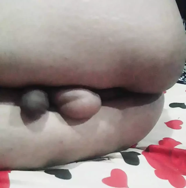 mom freind seeing boy masturbation