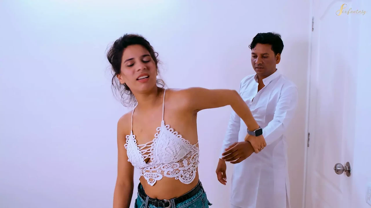 Darji ne ghar ki malkin ka body ka naap lete waqt uski chudai kar di