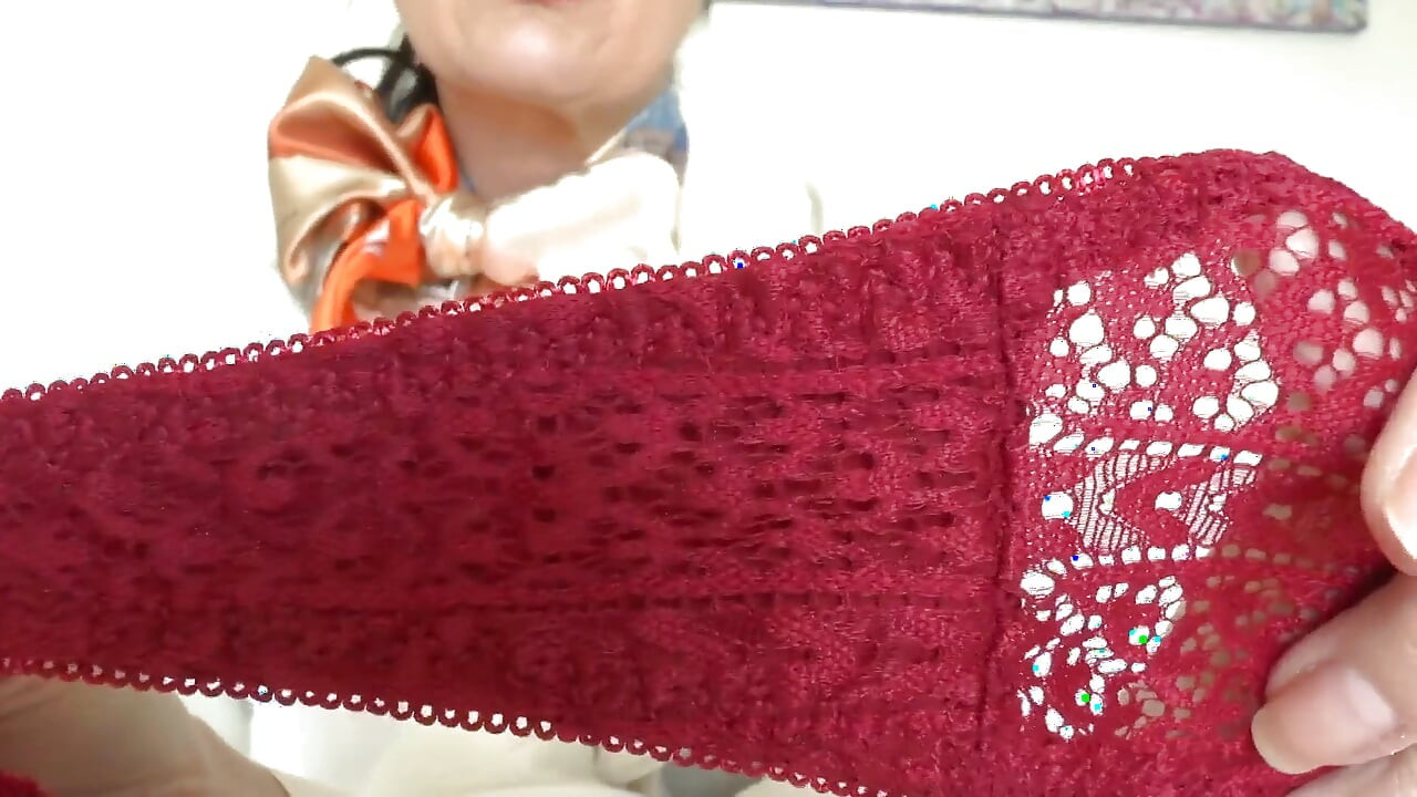 Külot kokluyor ve boşalıyor! Lady Victoria Valente