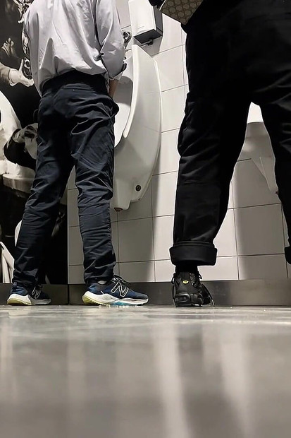 Dan u javnim zahodima trgovačkog centra