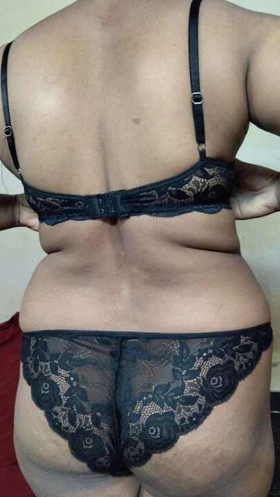 Desi beautiful women masturbating brinjal