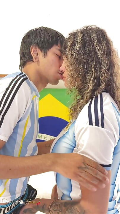 Jela jsem do Argentiny a nakonec jsem měla žhavý sex s argentinským mužem, který měl obrovský penis.