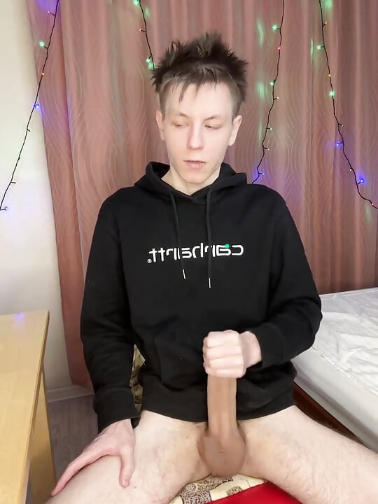 Twink Prostate Tingles During Intense Solo Hand Pump