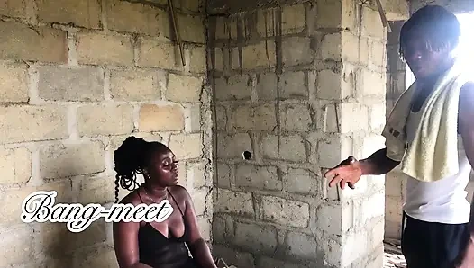 Tamamlanmamış binamda bir yabancıyla tanışıyorum