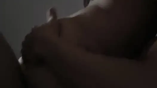 Pornodebüt der zierlichen Mexikanerin Eliz Luna! Sie ist nur 1,50 m groß!