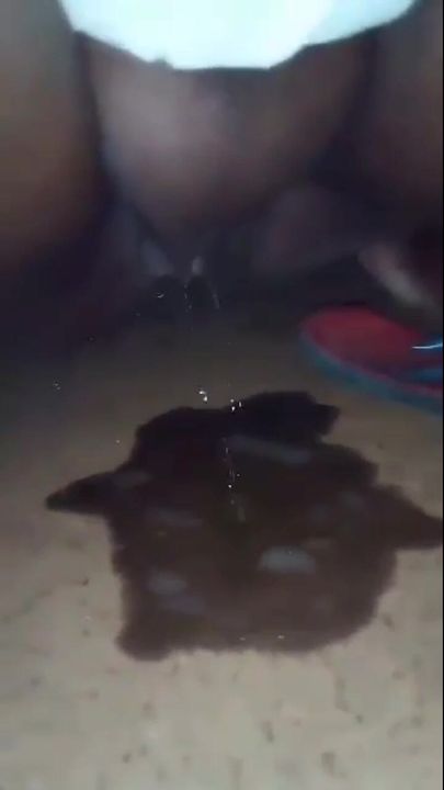 Sri Lankas Tante, Outdoor-Piss-Video 2