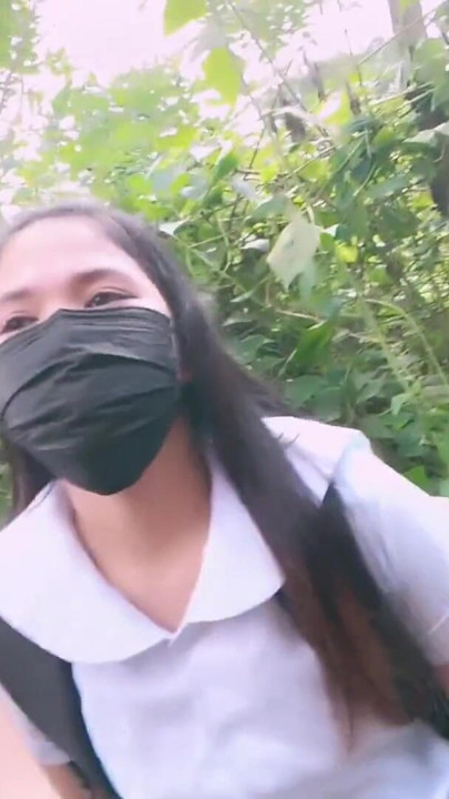 COLEGIALA DE 19 AÑOS FOLLADA EN PÚBLICO POR FARMBOY VIRAL ARRIESGADO | Clip 1