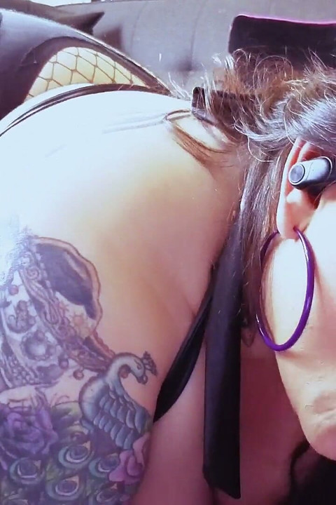 Goon Fuel - MILF En Gafas Mama Una Gran Polla