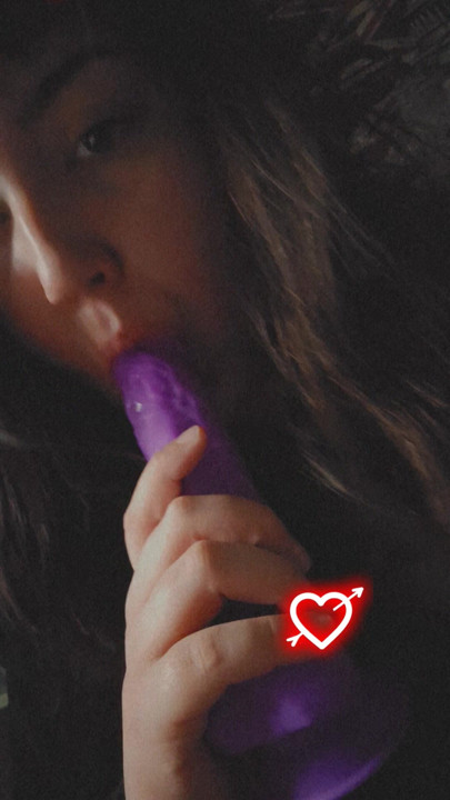 I suck my dildo in BBW
