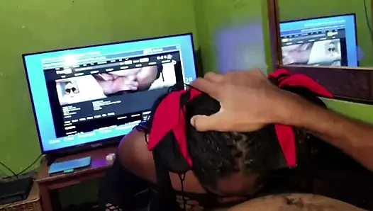 Nyepong kontol sampai tenggorokan sambil nyepong kontol sampai tenggorokan