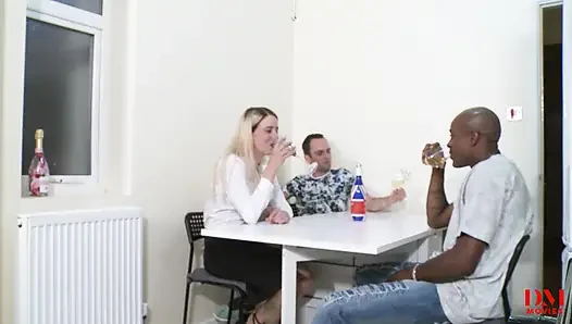 Irklararası yarak düşkünü harika sikiş