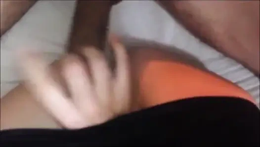 108 - белая милфа сосет задницу и члены и трахается в шелковом платье