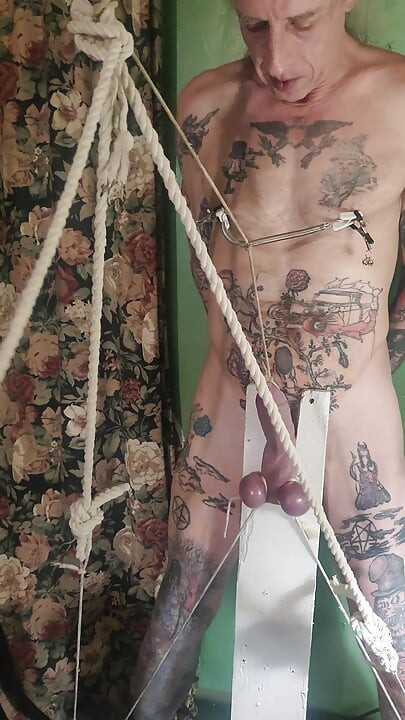 गुड गर्ल अनहोनी क्रूसिफिक्स बॉलबस्टिंग Pt2