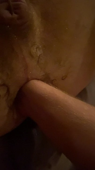 Fisting la nostra sissy schiava boi.