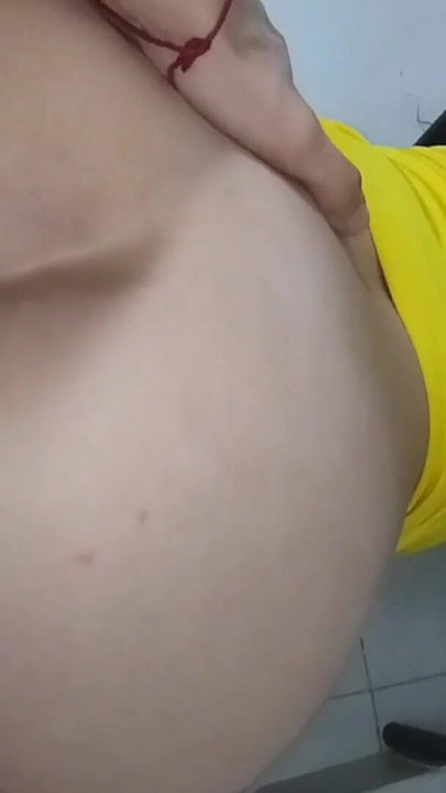 Ikoniskt ögonblick från "Har du sett mina armband?" Jag HITTADE henne söka på marken och knullade henne för att hjälpa henne"