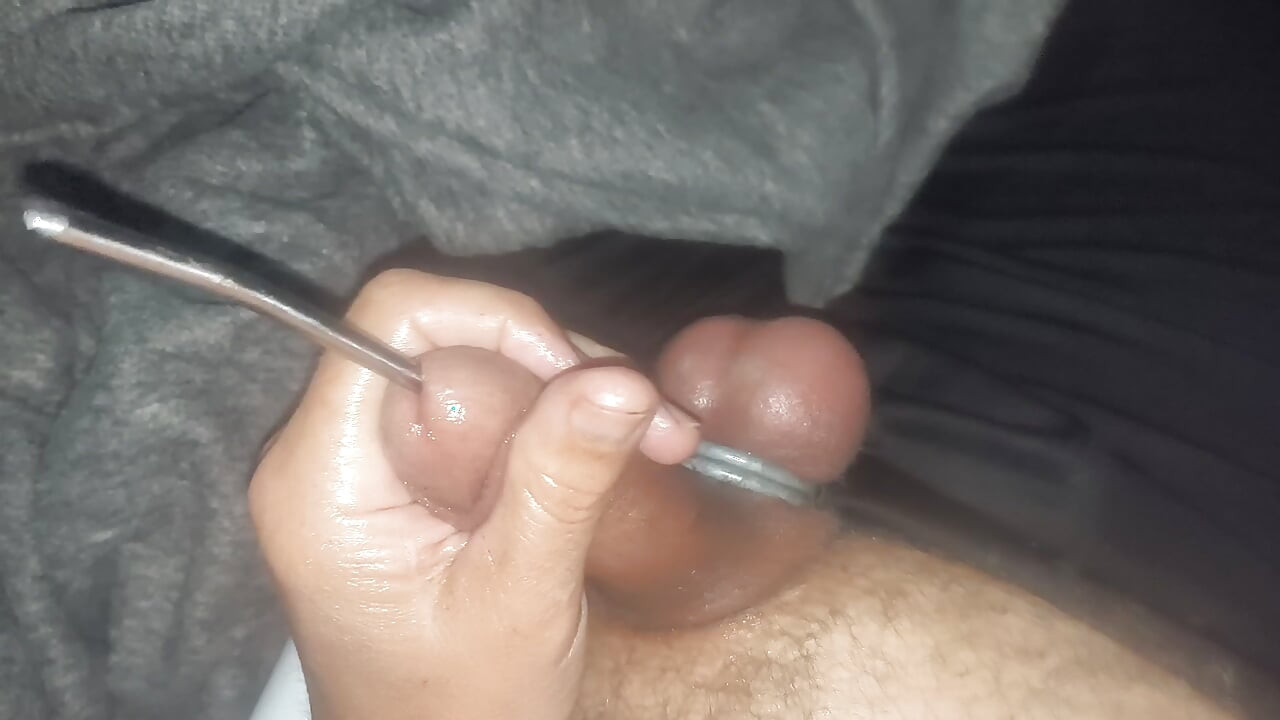 Rub do ejakulacije s umetnutim zvukom uretre