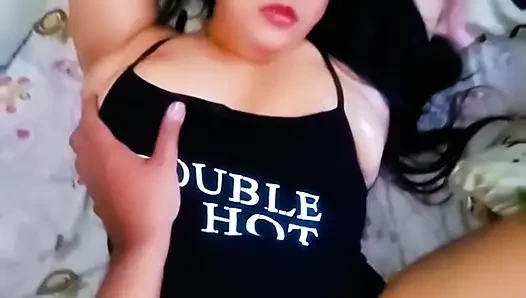 Tante tiriku mengantuk banget tapi aku pengen dia muasin aku duluan
