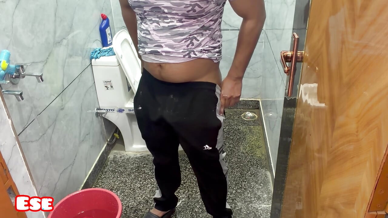 Bhabhi Ne Kaha Maang Bharne Ki Umar Mein Pichkaari Bhar raha hain….