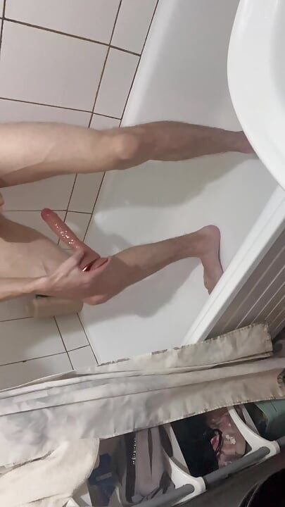 Tutorial on how to fuck yourself in the ass