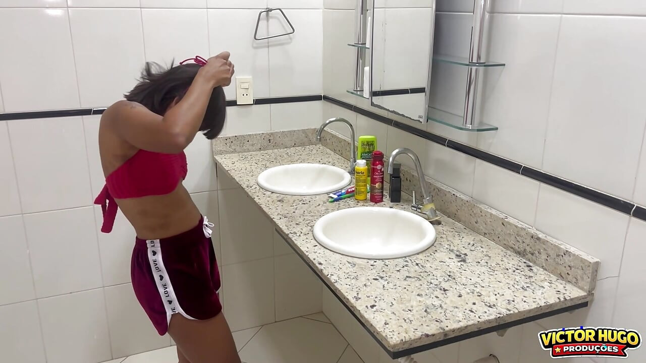 抓到年輕女孩在自慰