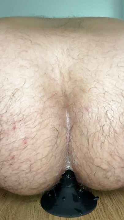 Stretching my sissy pussy