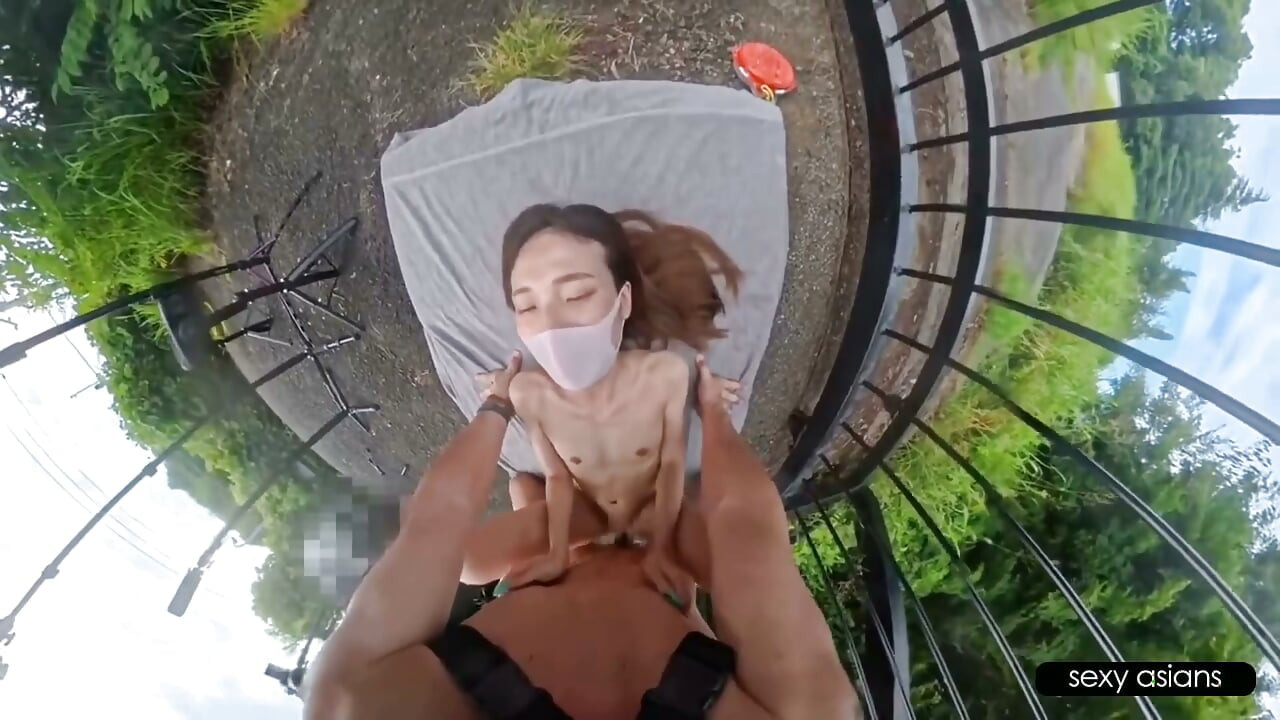 جمال مذهل يأخذه بعمق في مشهد مص فوضوي قبل جولتين قويتين من الإفراغ الداخلي الخام، مشهد إضافي