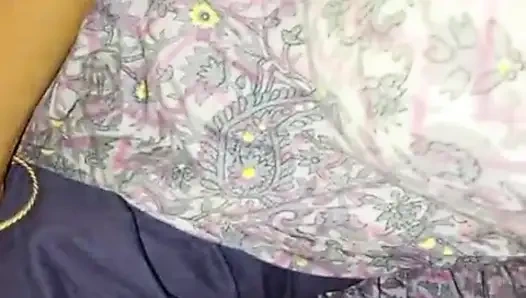 Я трахнул мачеху моей племянницы перед ней.