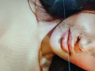 Gagică malaeziană scuipată și facial