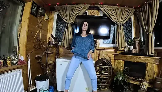 Cameltoe MILF Twerks in Jeans - Blowjob & Cum All Over My Puffy Jacket 334