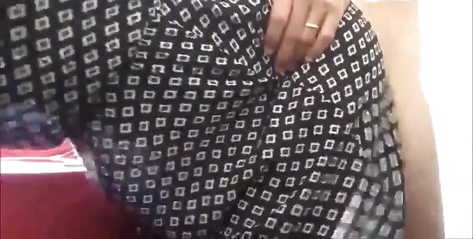 Francesa amadora vestida faz sexo