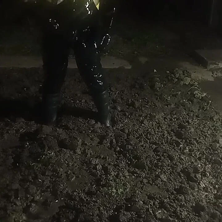 Latex-vis Worker Drone Mud Fuck