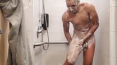 Miguel Brown, día de ducha completa