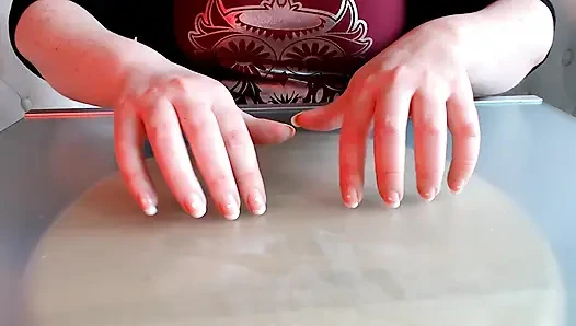 Çivi çakan asmr