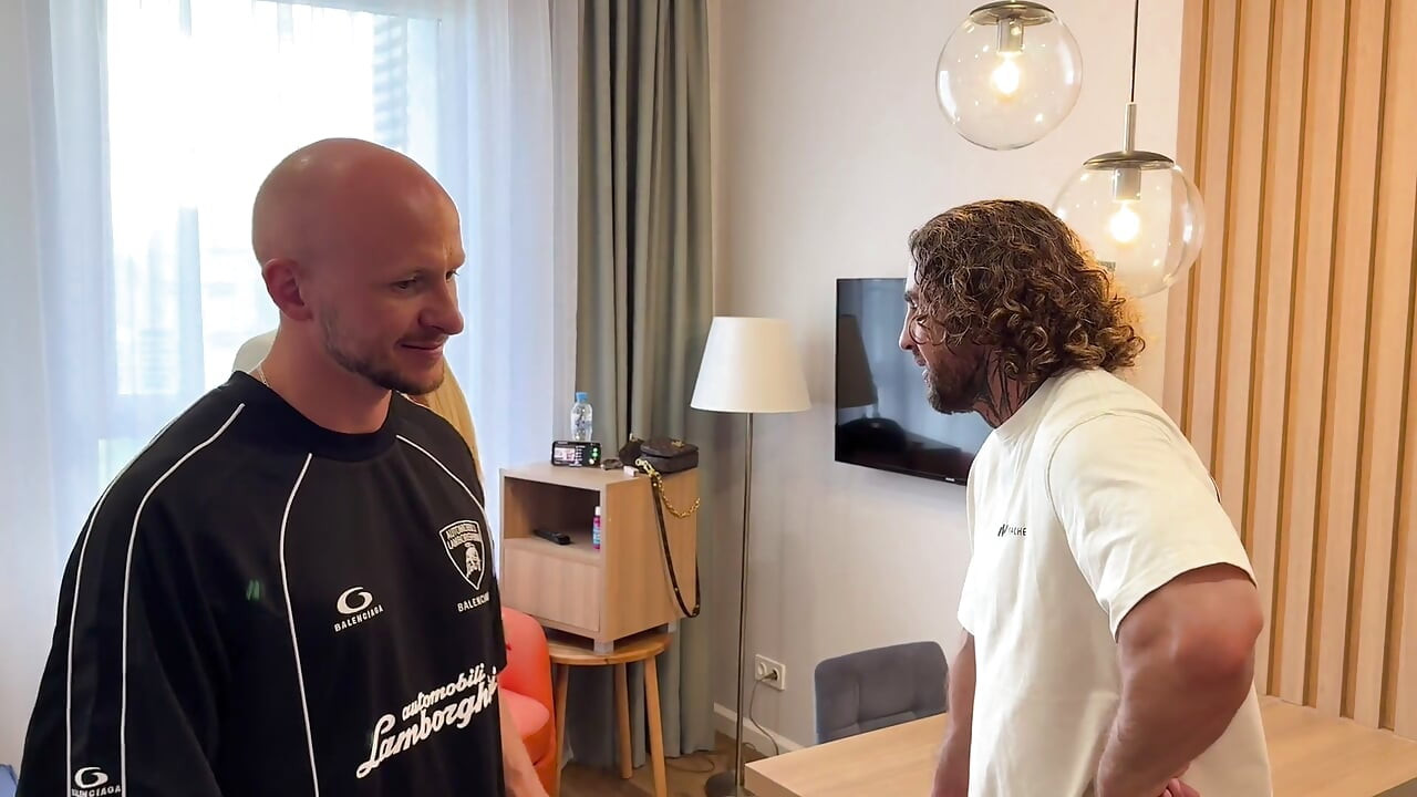 รูมทูทอร์กับสองควย! ขี่ควยอย่างบ้าคลั่ง!