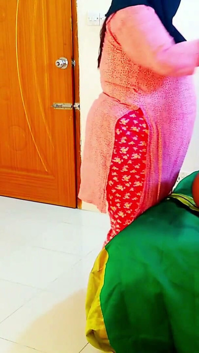 Hijastro trans esposado y cogido por su sexy madrastra mientras el marido no estaba en casa | Clip 2