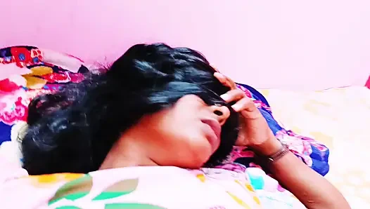 Шелковая тетушка занимается сексом на улице, телугу грязные разговоры.