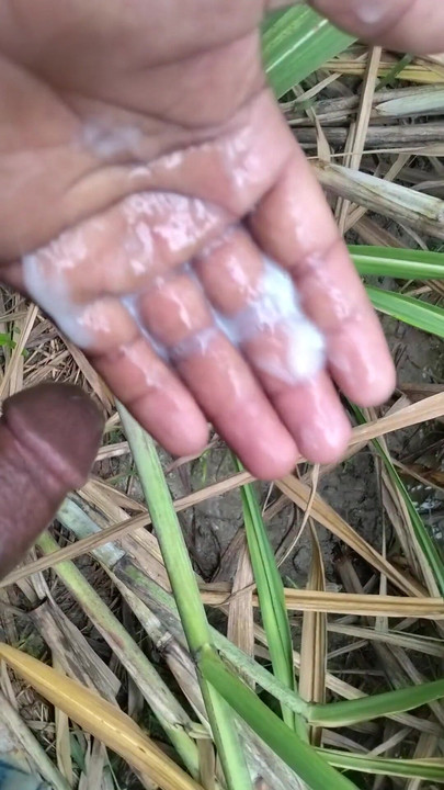 Stunning moment from "I took the semen in my hand and then in the evening I left my wife's burr for 1 hour."