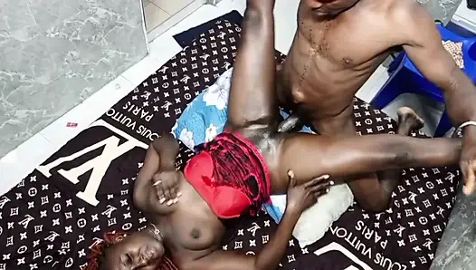 Güzel melekle seks yapmak kolay değil