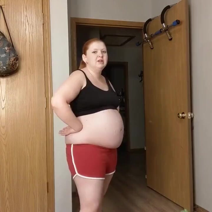 Stepsister lets you cum on her buttcrack