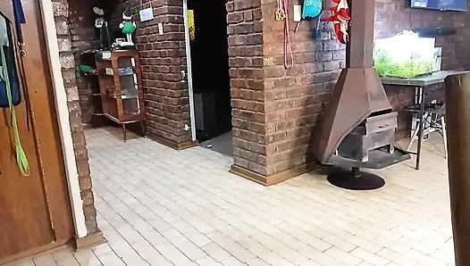 Mergokin Suamiku Selingkuh Sama Pelacur Murahan