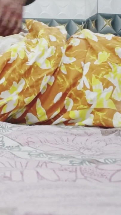 Kakak ipar sudipta yang lagi marah besar & abang iparnya yang sange - pertemuan diam-diam di kamar tidur, bagian -02 | Klip 1