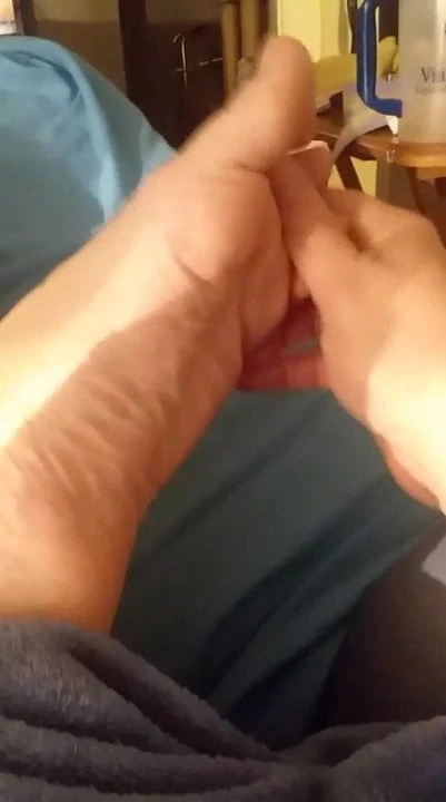 Randi stretching her toes 2
