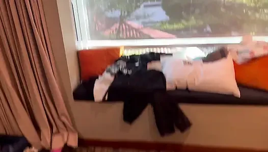 Sıska Pinay öğrencisi Lulu Wild'ın Singapur otelinde sikilen bir yabancıya paraya ihtiyacı vardı