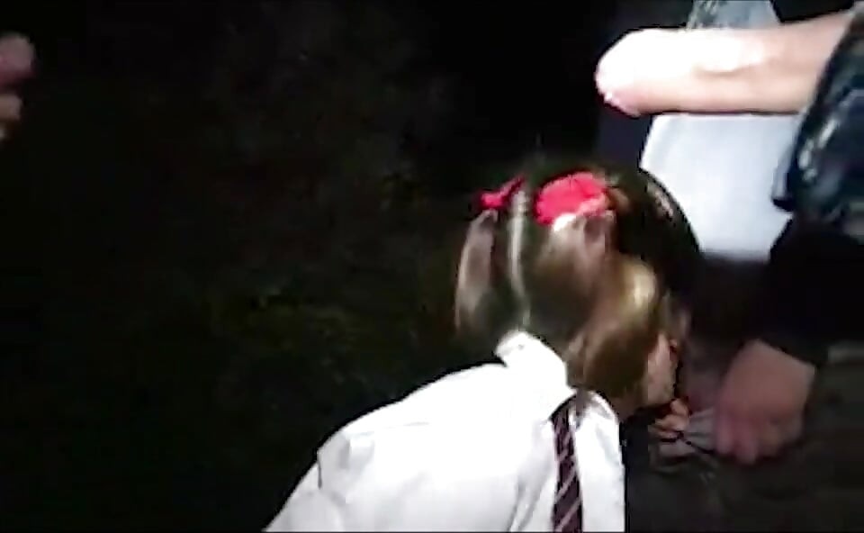 La Pequeña Colegiala Va a Cazar