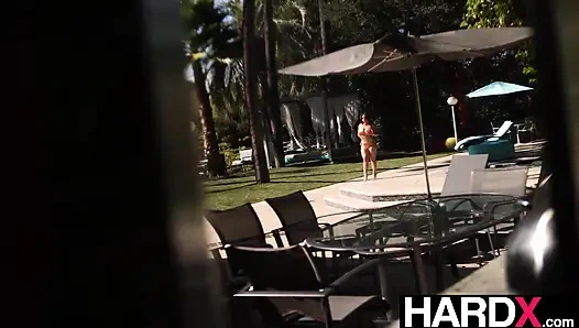 HARDX - крепко сложенную хардкорную киску латины отдолбил МАССИВНЫЙ член
