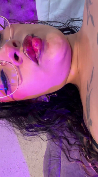 fingerin pussy wet💞