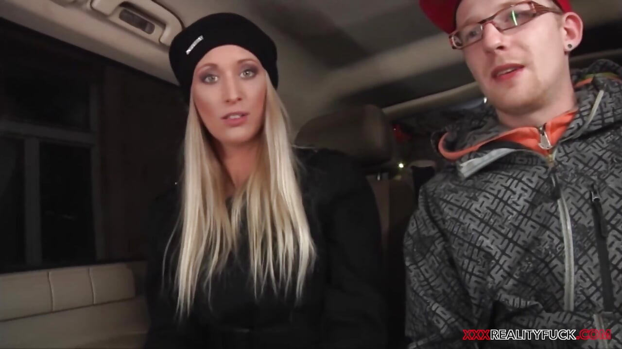 ตรงนี่ในรถ