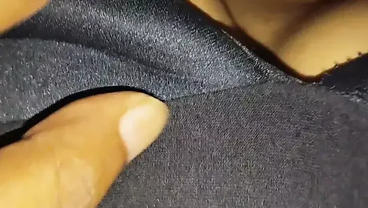 Yeni evli evli kadın ilk gecede sert sikişiyor